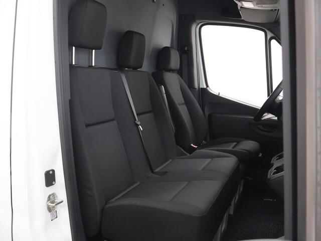 Mercedes-Benz eSprinter 314 / 414 L3 Pro 113 kWh | LM Velgen | Trekhaak | 2-zits | Stoelverwarming | Betimmering | Parkeercamera | Certified