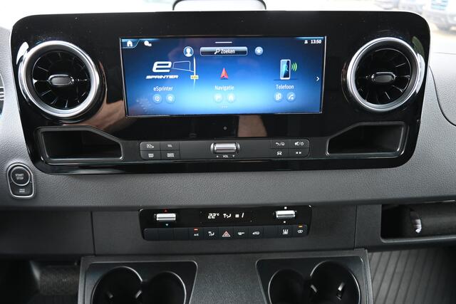 Mercedes-Benz eSprinter 320 L2H2 Select 81kWh Distronic, LED, MBUX Navigatie, Smartphone integratie pakket, Snellader, Etc Windowbags, Winterpakket