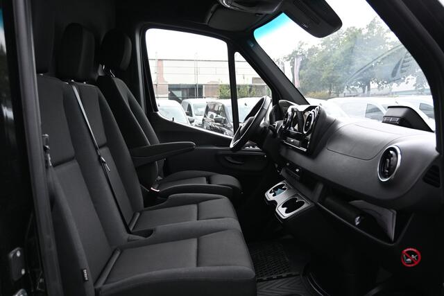 Mercedes-Benz eSprinter 320 L2H2 Select 81kWh Distronic, LED, MBUX Navigatie, Smartphone integratie pakket, Snellader, Etc Windowbags, Winterpakket