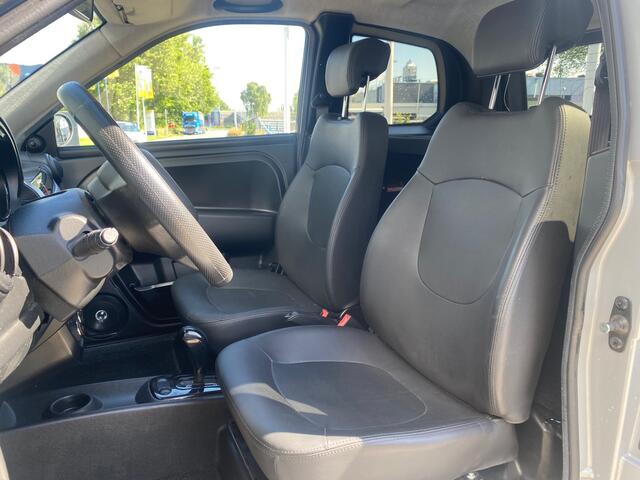 Microcar M.GO Brommobiel BWJ 12-2019 Initial | LICHTMETAAL | EL RAMEN | CV+AB | PARKEERSENSOR | KUNST LEER | MULTI-MEDIA