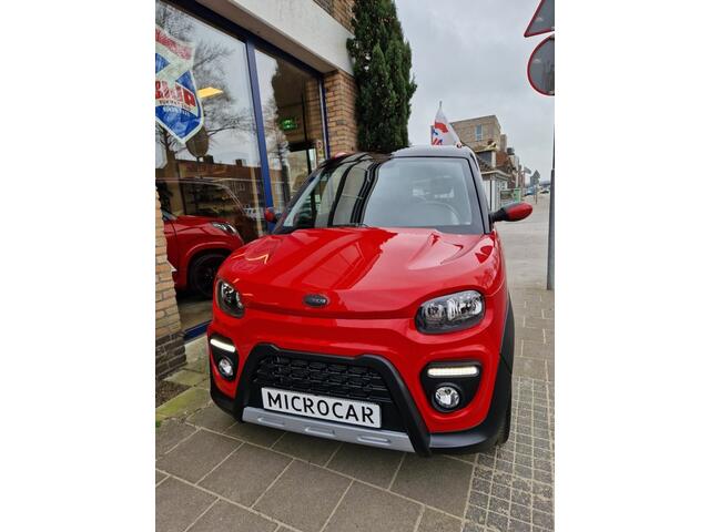 Microcar M.GO 6 X COLORPACK RED + AIRCONDITIONING