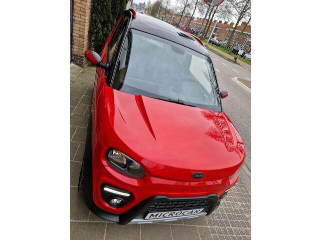Microcar M.GO 6 X COLORPACK RED + AIRCONDITIONING
