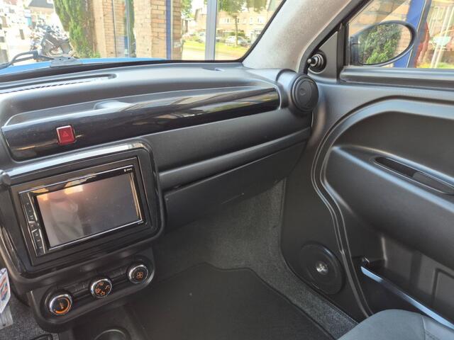 Microcar M.GO 6 X COLORPACK + AIRCONDITIONING + STUURBEKRACHTIGING