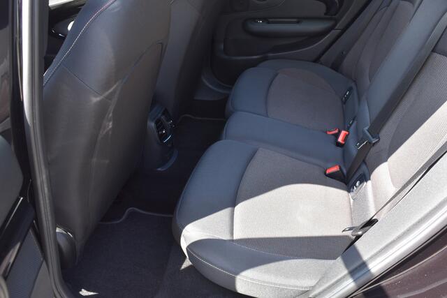 Mini CLUBMAN Mini 1.5 One Pepper Serious Business / Cruise control / Parkeersensoren / Keyless