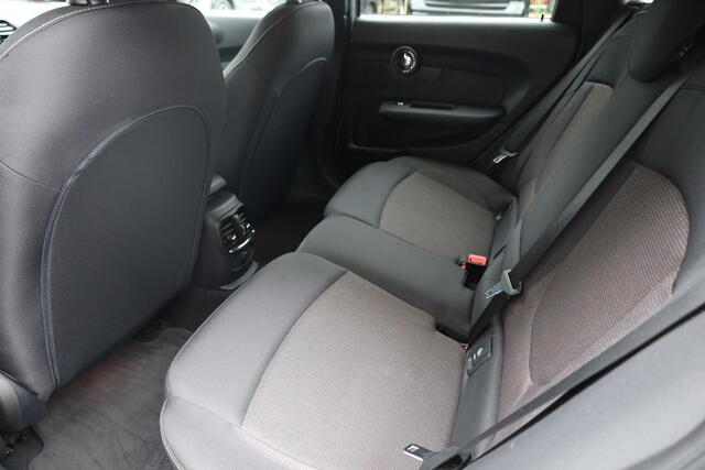 Mini CLUBMAN Mini 1.5 One D Chili CARPLAY RUIT/STOELVERW DAB CRUISE CLIMA NAVI 2XPDC 17''LMV DUO-TONE ZWARTE-HEMEL
