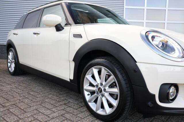 Mini CLUBMAN 1.5 Cooper Chili 136pk Aut. Pano/HUD/HenK/Cam/Leder/Stoelv