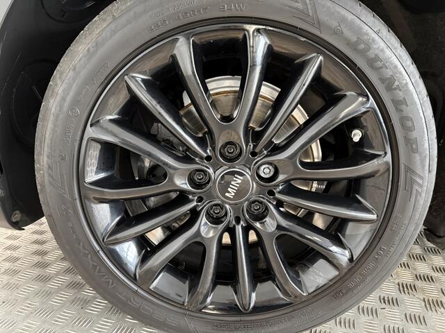 Mini CLUBMAN Mini 1.5 One Business Edition Nieuwe All-season banden