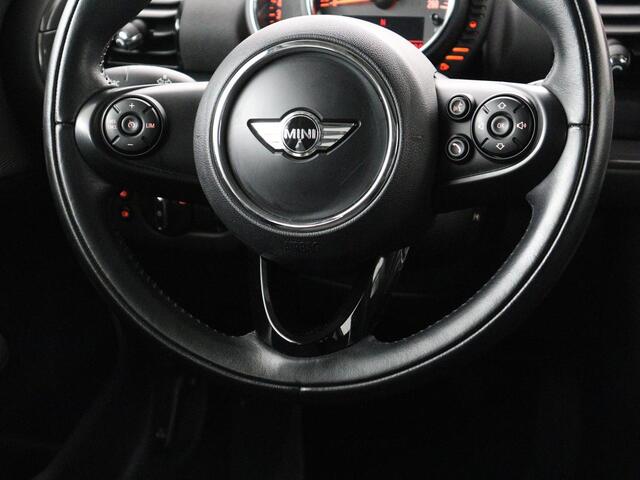 Mini CLUBMAN 1.5 One Salt Business | Panoramadak | Navigatie | Climate control | Bluetooth | Cruise control | Parkeerhulp | Verwarmde voorruit