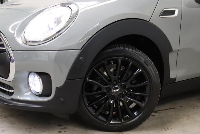 Mini CLUBMAN One Salt Business / Navigatie / LED / Climate Control / Parkeersensoren voor+achter / 16 Inch / Bluetooth / Extra Getint Glas / Cruise Control / Sportstuurwiel / Chrome Line