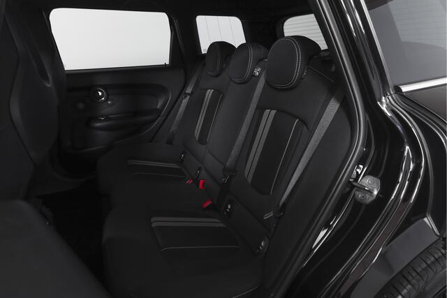 Mini CLUBMAN Mini 1.5 One Chili 100 PK | Cruise | Stoelverw. | Harman/Kardon | PDC | Camera | NAV + App. Connect | ECC | LM 18" |