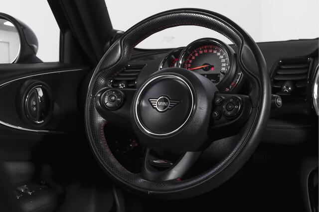 Mini CLUBMAN Mini 1.5 One Chili 100 PK | Cruise | Stoelverw. | Harman/Kardon | PDC | Camera | NAV + App. Connect | ECC | LM 18" |