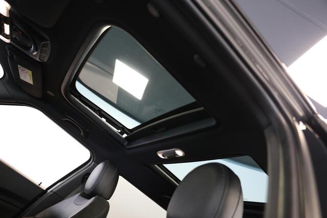 Mini CLUBMAN Mini 1.5 One Chili Serious Business | Schuif- kanteldak | Leer | Cruise | Navi