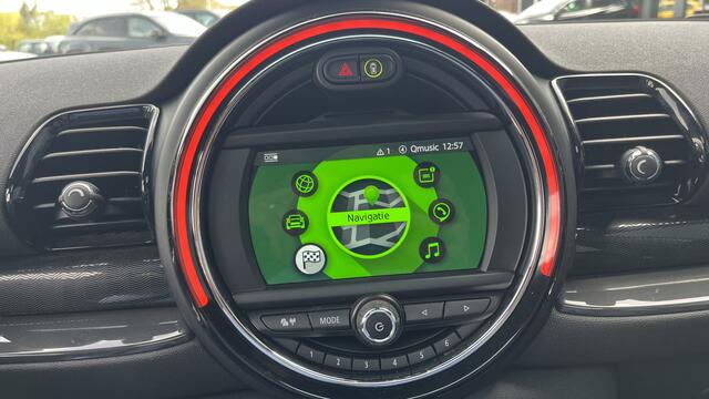 Mini CLUBMAN Mini 1.5 One Business Edition / Airco-ecc / Navigatie / Panorama schuifdak / Leder / Cruise-ctr. / Apk 10-2026