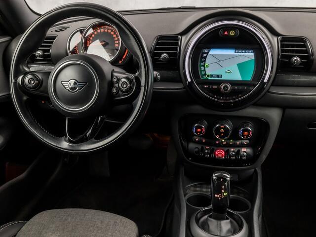 Mini CLUBMAN 1.5 One Sport Automaat (FACELIFT, NAVIGATIE, DEALER ONDERHOUDEN, CLIMATE, STOELVERWARMING, LEDER, SPORTSTOELEN, GETINT GLAS, LED KOPLAMPEN, NIEUWSTAAT)