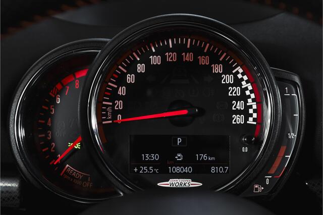 Mini CLUBMAN 2.0 JCW ALL4 Chili | S/K-Panodak | Adapt. Cruise | Stoelverw. | PDC | Camera | NAV + App.Connect | ECC | Harman Kardon | LM 19" |