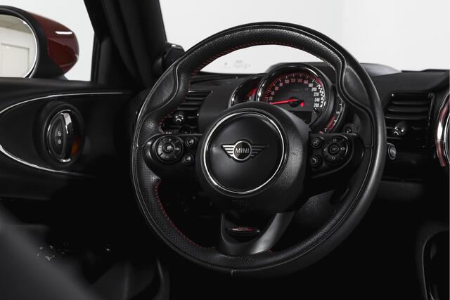 Mini CLUBMAN 2.0 JCW ALL4 Chili | S/K-Panodak | Adapt. Cruise | Stoelverw. | PDC | Camera | NAV + App.Connect | ECC | Harman Kardon | LM 19" |