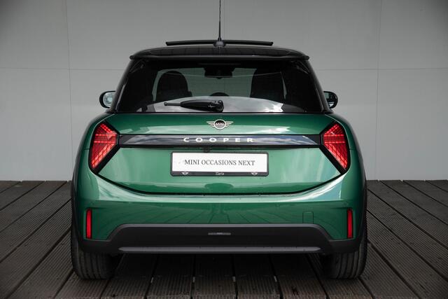 Mini COOPER 3-deurs C Aut. Favoured