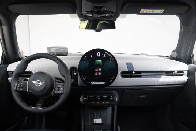 Mini COOPER 3-deurs C Aut. Favoured