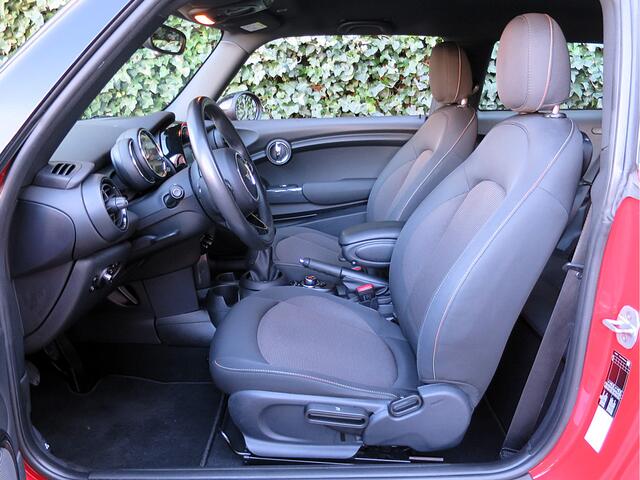 Mini COOPER 1.5 Salt Business F56 LCI NL Auto, Navi, Cruise, Apple CarPlay en 16"