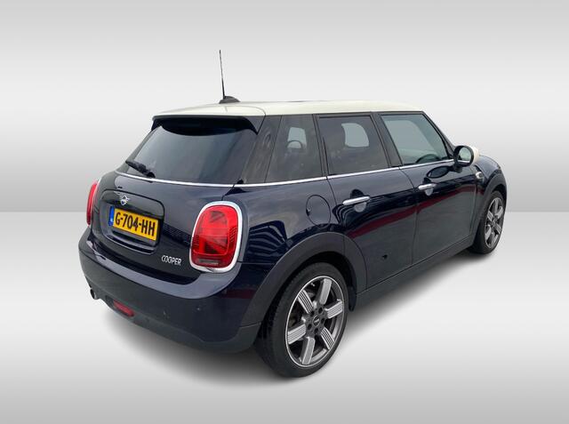 Mini COOPER Mini 1.5 60 Years Edition / Panoramadak / Head-up / Leder / Harman Kardon / 17'' / Navigatie / DAB / Cruise Control