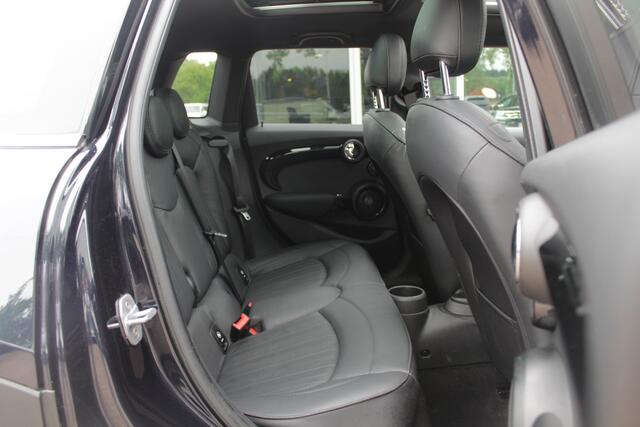 Mini COOPER Mini 1.5 60 Years Edition / Panoramadak / Head-up / Leder / Harman Kardon / 17'' / Navigatie / DAB / Cruise Control