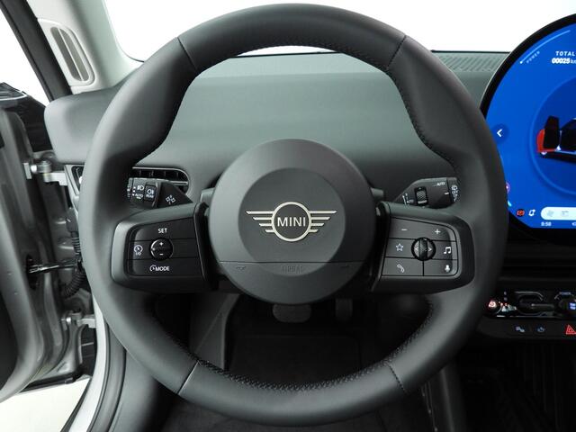 Mini COOPER 3-deurs E Driving assist / Park assist / LED / DAB / Alu wielen 17 inch