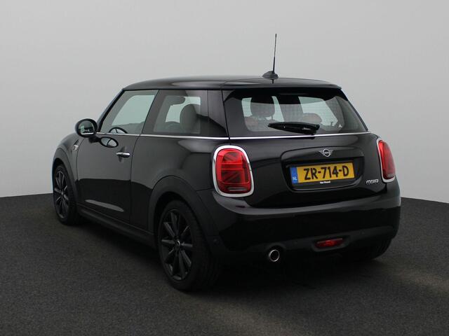 Mini COOPER Mini 1.5 Chili 136PK | Navigatie | Harman Kardon | Leder | Stoelverwarming | Parkeersensoren Voor & Achter | 17'' Zwarte Lichtmetalen Velgen