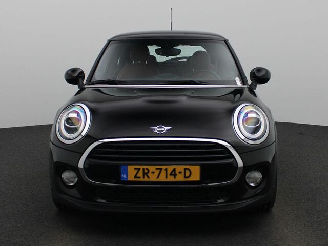 Mini COOPER Mini 1.5 Chili 136PK | Navigatie | Harman Kardon | Leder | Stoelverwarming | Parkeersensoren Voor & Achter | 17'' Zwarte Lichtmetalen Velgen