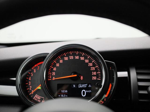 Mini COOPER Mini 1.5 Chili 136PK | Navigatie | Harman Kardon | Leder | Stoelverwarming | Parkeersensoren Voor & Achter | 17'' Zwarte Lichtmetalen Velgen