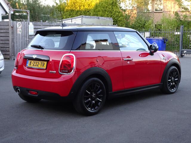 Mini COOPER Mini 1.5 Chili Navigatie, airco, licht metalen velgen, parkeersensoren, enz.