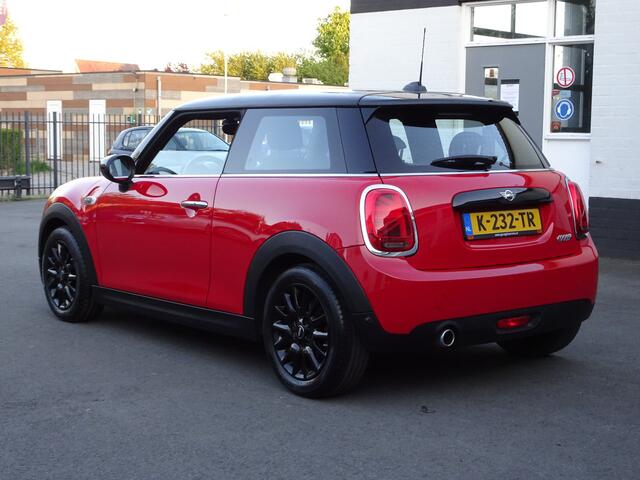 Mini COOPER Mini 1.5 Chili Navigatie, airco, licht metalen velgen, parkeersensoren, enz.