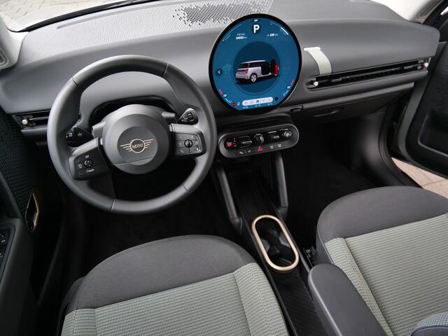 Mini COOPER Mini E Essential XS 40.7 kWh Automaat Navigatie / LED / 17 Inch