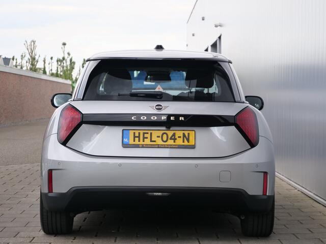 Mini COOPER Mini E Essential XS 40.7 kWh Automaat Navigatie / LED / 17 Inch