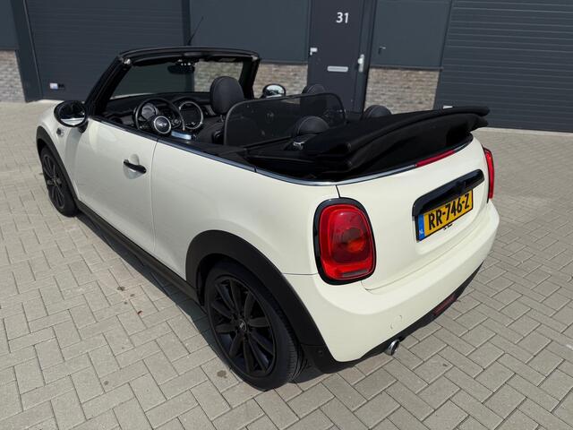 Mini COOPER Mini Cabrio 1.5 Business Navigatie / NL Auto / Windscherm