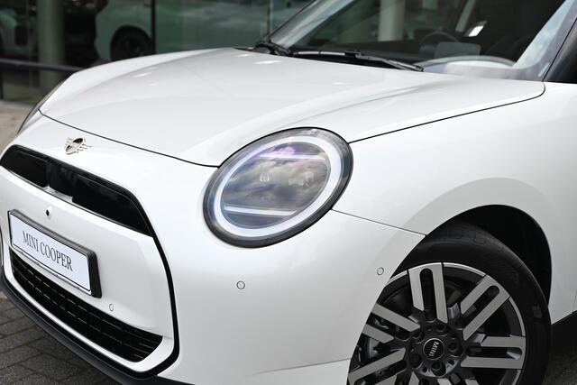 Mini COOPER Hatchback E / Classic / Pakket L / 17 inch Parallel Spoke 2-tone