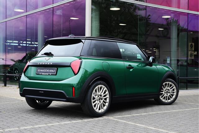 Mini COOPER Hatchback C Automaat / Favoured Trim / Pakket M / 17 inch U-Spoke vibrant silver
