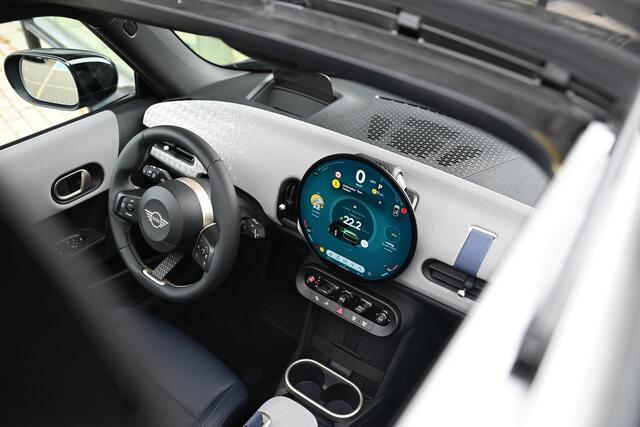 Mini COOPER Hatchback C Automaat / Favoured Trim / Pakket M / 17 inch U-Spoke vibrant silver