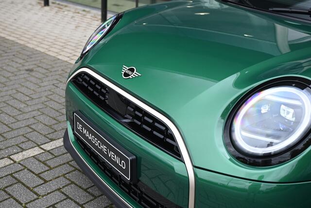 Mini COOPER Hatchback C Automaat / Favoured Trim / Pakket M / 17 inch U-Spoke vibrant silver