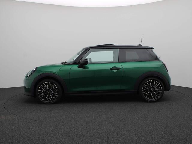 Mini COOPER 3-deurs | Favoured Trim + Package XL + Panoramadak + Harman Kardon + Driving Assistent + Led + Camera + 18''