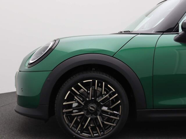 Mini COOPER 3-deurs | Favoured Trim + Package XL + Panoramadak + Harman Kardon + Driving Assistent + Led + Camera + 18''