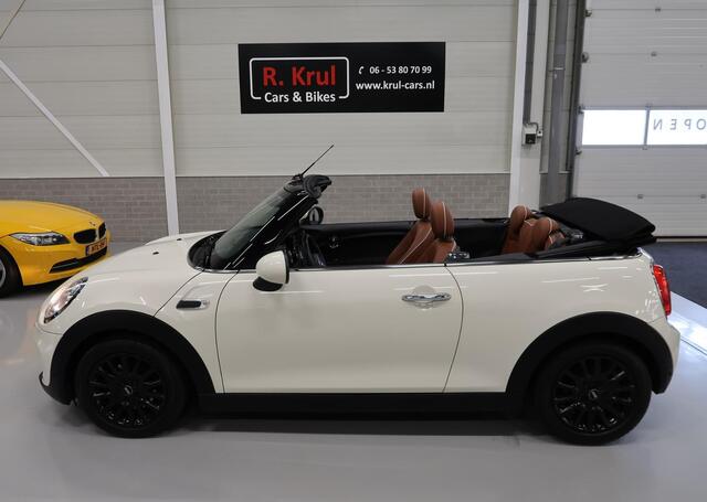 Mini COOPER Mini Cabrio 1.5 Salt Business Automaat Leder bruin Diamond Stitch Airco NL-auto NAP Boekjes Sportvelgen zwart Sportstoelen Navigatie Nette auto