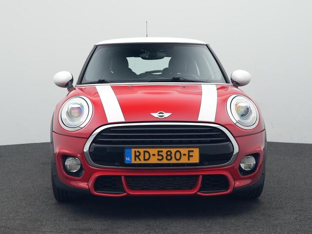 Mini COOPER Mini 1.5 Chili Serious Business | John Cooper Works Chili Pakket | Keyless Entry | lederen bekleding | Navigatie | Parkeersensoren | verwarmde voorstoelen