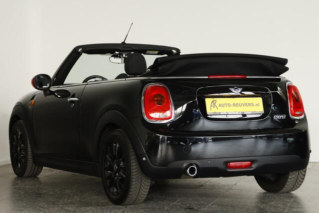 Mini COOPER Mini Cabrio 1.5 / PDC / Climate Control / All season