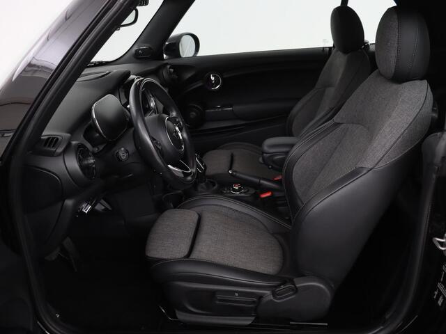 Mini COOPER Cabrio 1.5 Chili | Stoelverwarming | Carplay | Harman/Kardon | Full LED | Keyless | Navigatie | Climate control | Cruise control