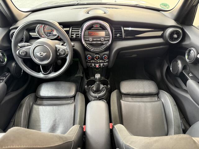 Mini COOPER Mini 1.5 135Pk, 2016, 1ste eigenaar, Panoramadak, Leder interieur, Cruise control, Stoelverwarming, LED koplampen, Parkeersensoren, 4 seizoenen banden,