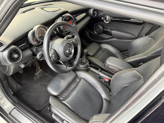 Mini COOPER Mini 1.5 135Pk, 2016, 1ste eigenaar, Panoramadak, Leder interieur, Cruise control, Stoelverwarming, LED koplampen, Parkeersensoren, 4 seizoenen banden,