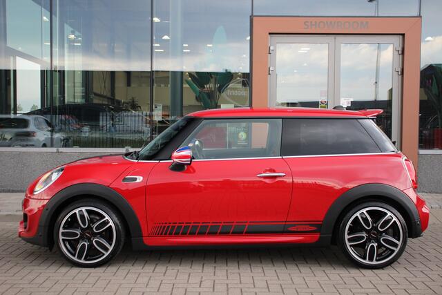 Mini COOPER Mini 1.5 | John Cooper Works Pakket | JCW Stoelen | Parkeersensoren | Stoelverwarming