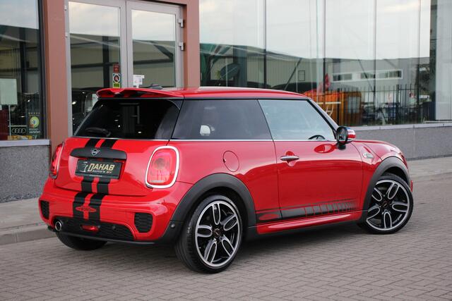 Mini COOPER Mini 1.5 | John Cooper Works Pakket | JCW Stoelen | Parkeersensoren | Stoelverwarming