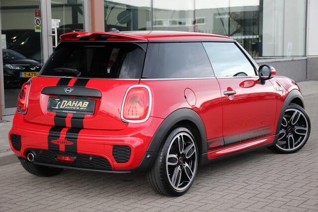 Mini COOPER Mini 1.5 | John Cooper Works Pakket | JCW Stoelen | Parkeersensoren | Stoelverwarming