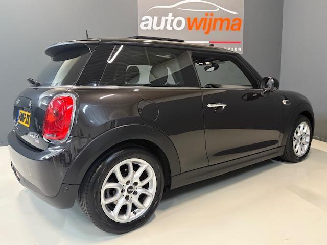 Mini COOPER Mini 1.5 Serious Automaat Panoramadak, Sportstoelen, navigatie, led lampen, climate control Keyles, Veel opties!